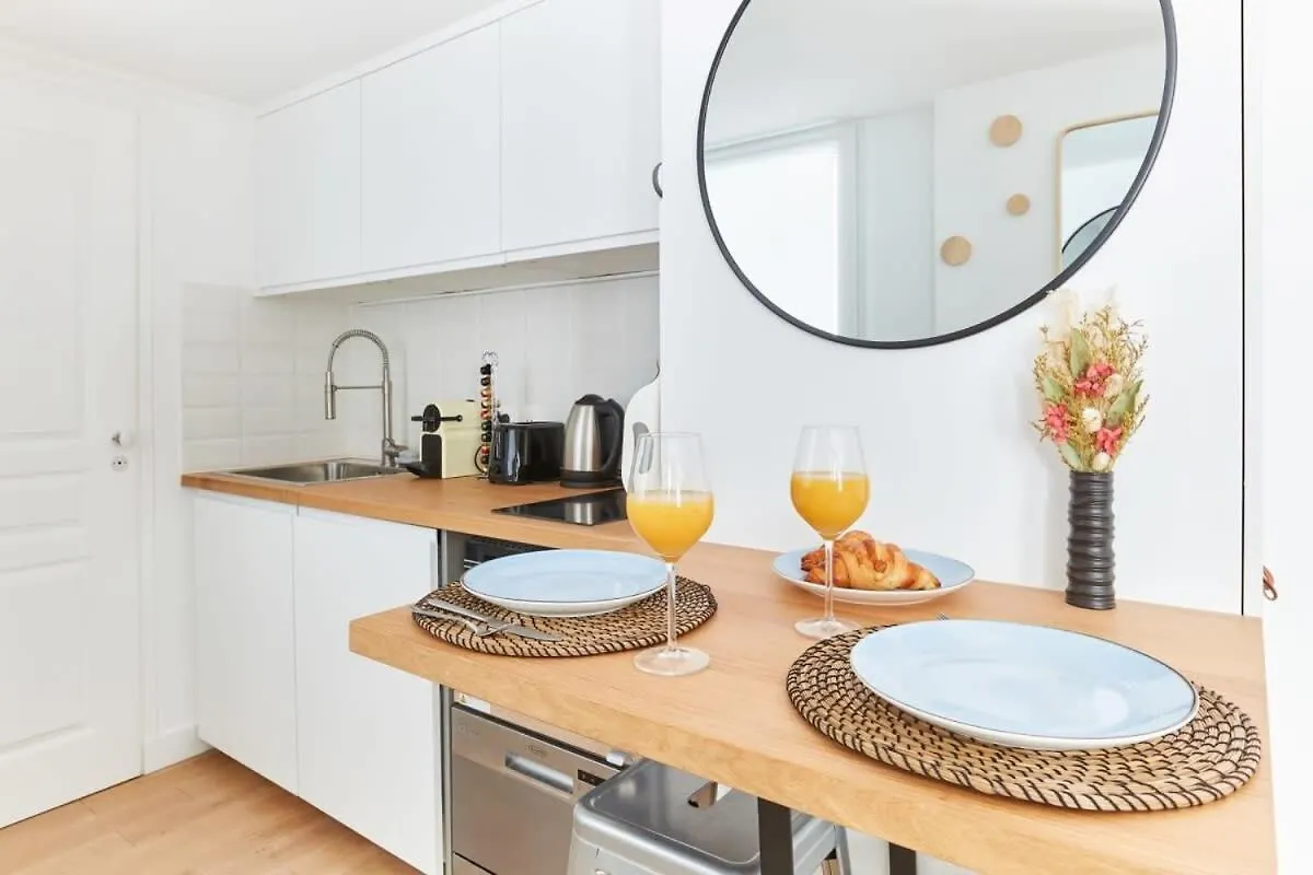 Montparnasse & Luxembourg Palace - Cityapartmentstay Paris France